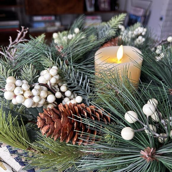 Luminara 3" x 4.5" Flameless Pillar & Wreath Centerpiece White Berries85 - Picture 4 of 11